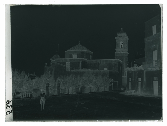 Ostuni - Chiesa della Madonna delle Grazie - Veduta laterale (negativo) di Palumbo, Giuseppe (XX)