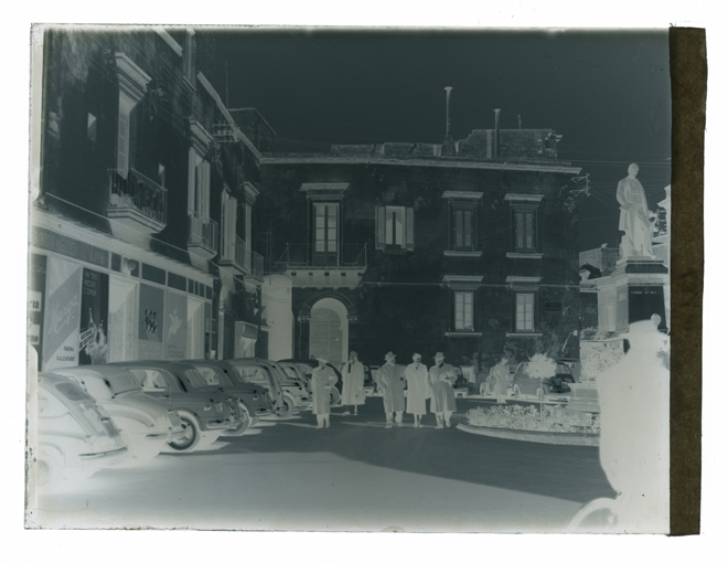 Lecce - Piazza Sigismondo Castromediano ex Piazzetta Matteo da Lecce (negativo) di Palumbo, Giuseppe (XX)