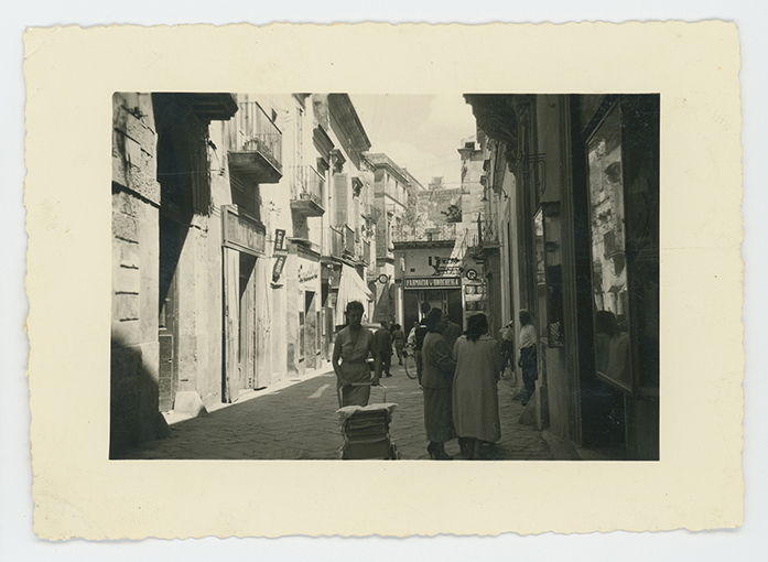 Lecce - veduta di Via dei Templari (positivo) di Palumbo, Giuseppe (XX)