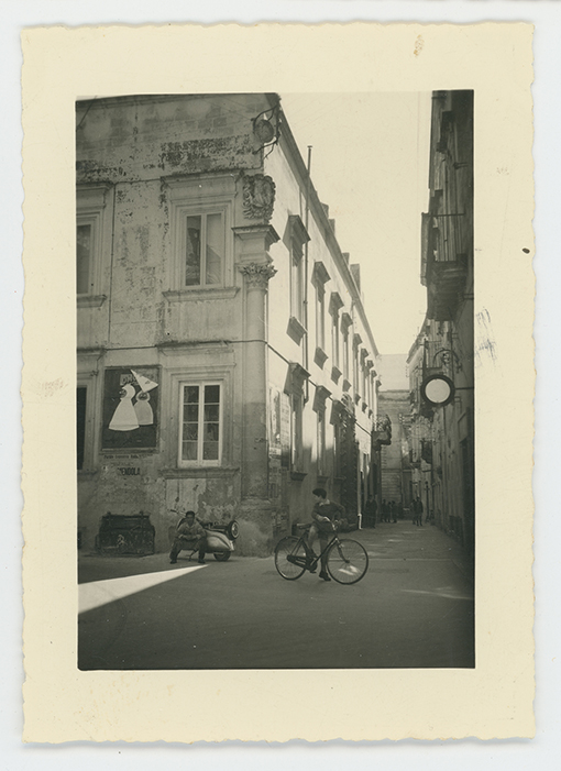 Lecce - Scorcio di Via dei Templari (positivo) di Palumbo, Giuseppe (XX)