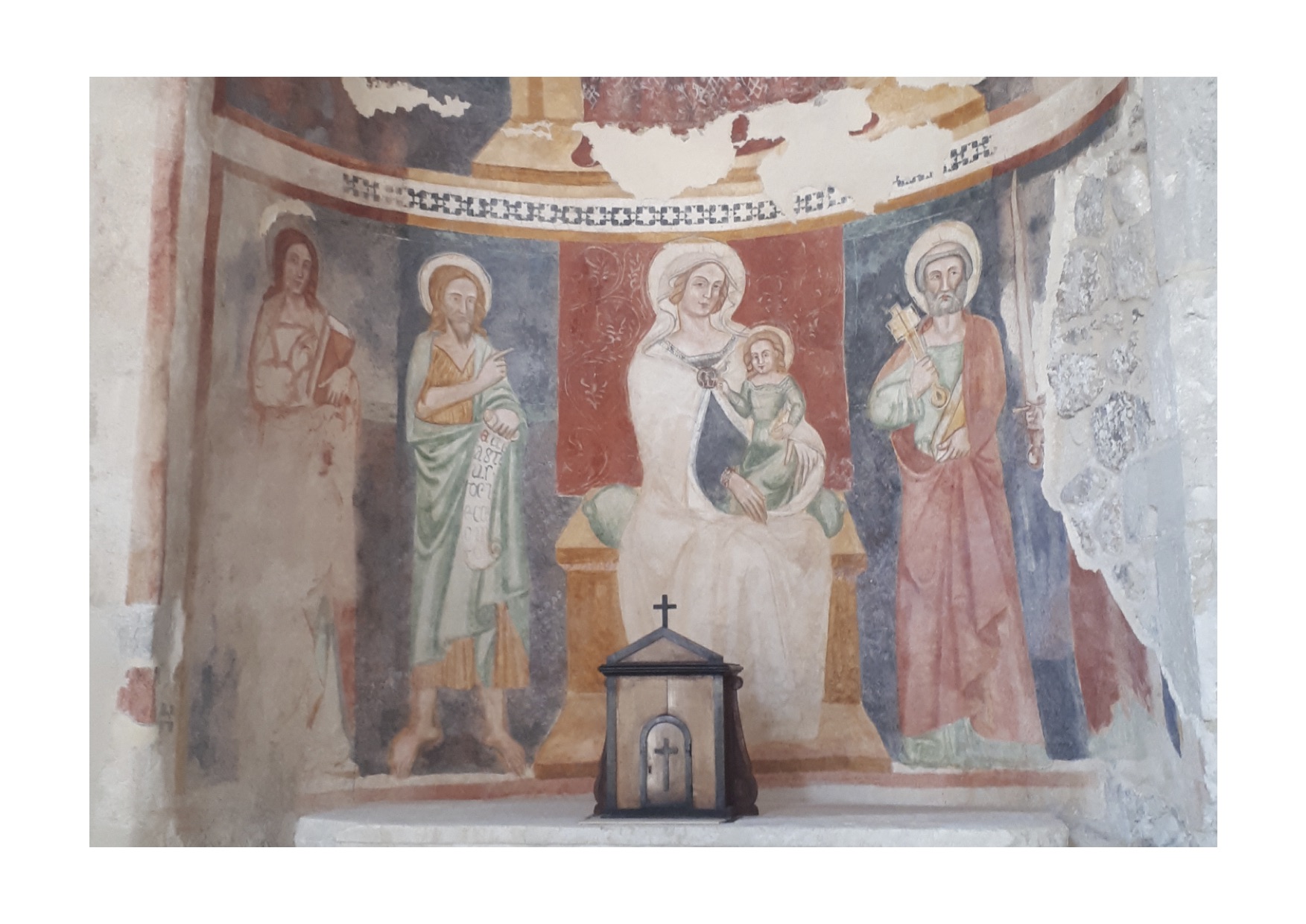 Madonna con Bambino e santi, Madonna, Bambino, San Paolo, San Pietro, San Giovanni Battista (dipinto, complesso decorativo) - ambito abruzzese (XIV-XV)