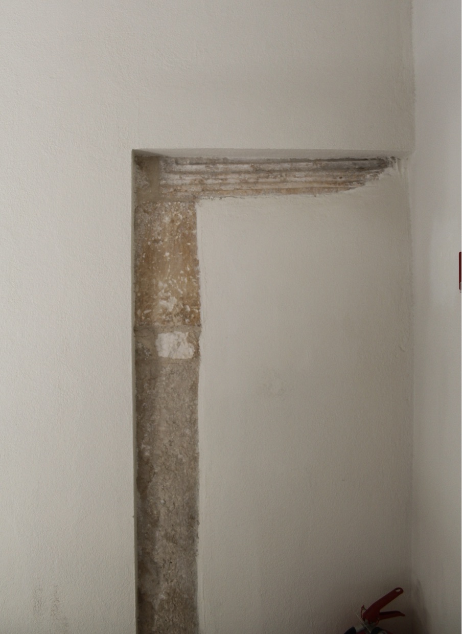 porta, porta (mostra di portale, elemento d'insieme) - ambito abruzzese (XV-XVII)