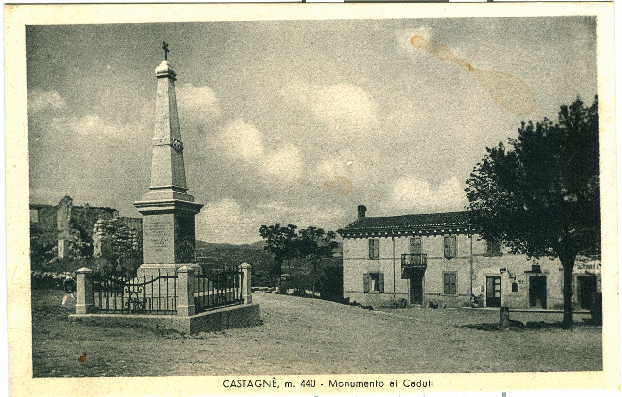 Scultura - Monumenti commemorativi - Monumenti ai caduti - Guerra mondiale 1914-1918 (positivo) di Anonimo (XX)