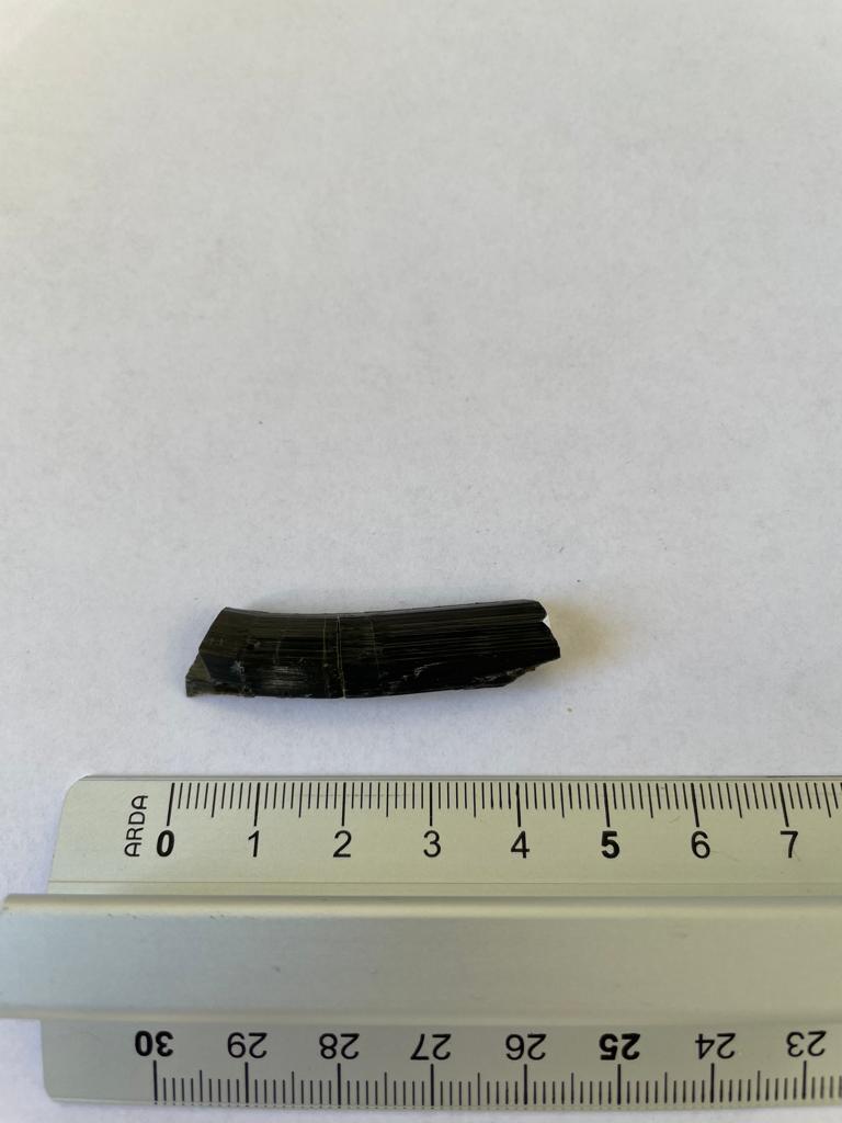 Schorl, cristallo singolo piegato