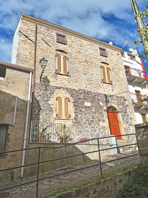 Casa lutzu (casa)