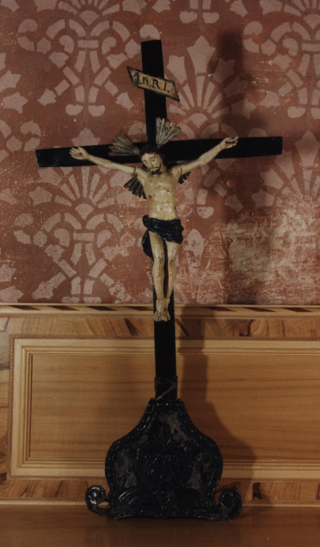 Cristo crocifisso con elementi decorativi (croce d'altare)