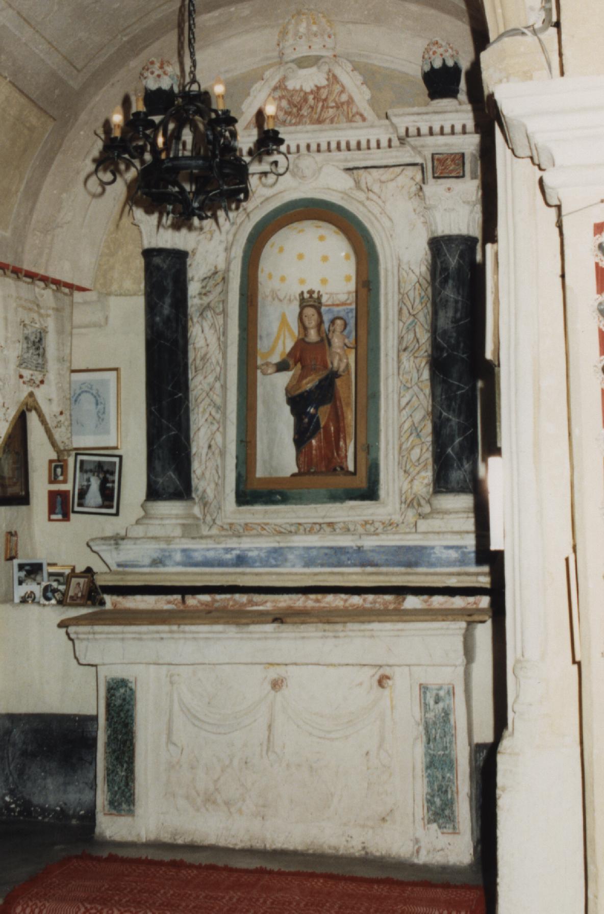 Cherubino con elementi decorativi (altare)