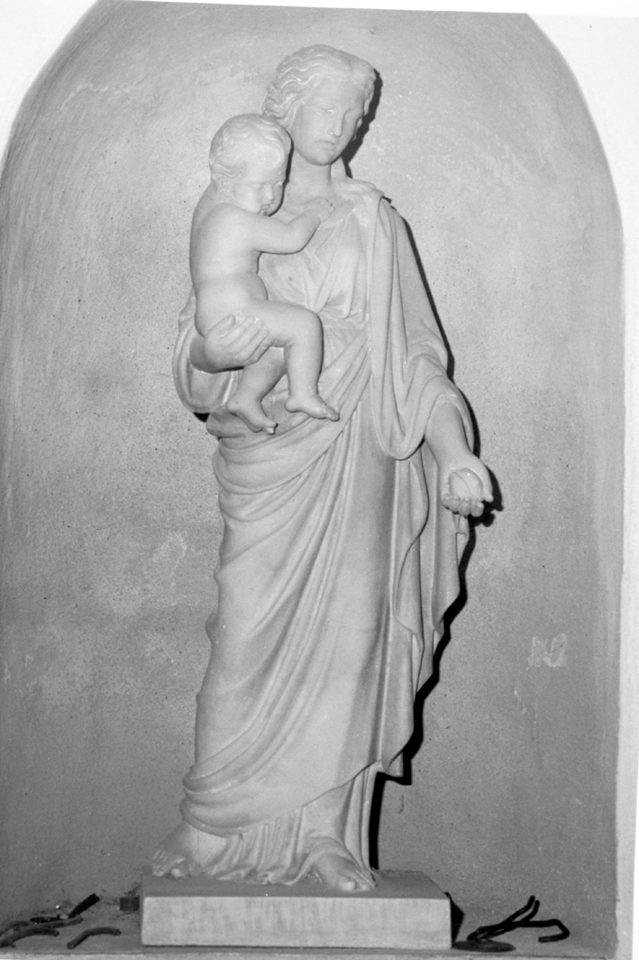 Madonna con bambino (scultura)