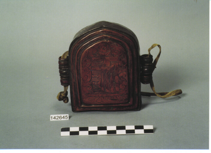 RELIQUIARIO PORTATILE CON TRE CARTIGLI E CEREALI