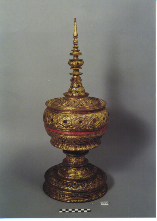 PORTAVIVANDE CON VASSOIO INTERNO E COPERCHIO