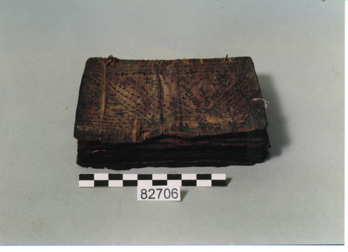 LIBRO DI MAGIA - BATAK