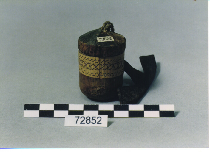 ACCIARINO CON CONTENITORE E PIETRA FOCAIA - BATAK