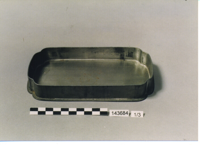 SCATOLA CON COPERCHIO E GRATA