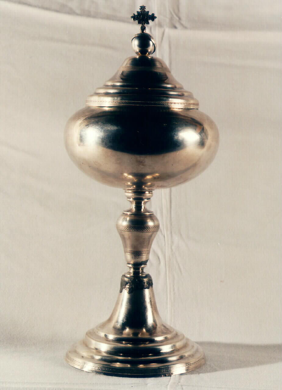 pisside - bottega siciliana (primo quarto sec. XX)