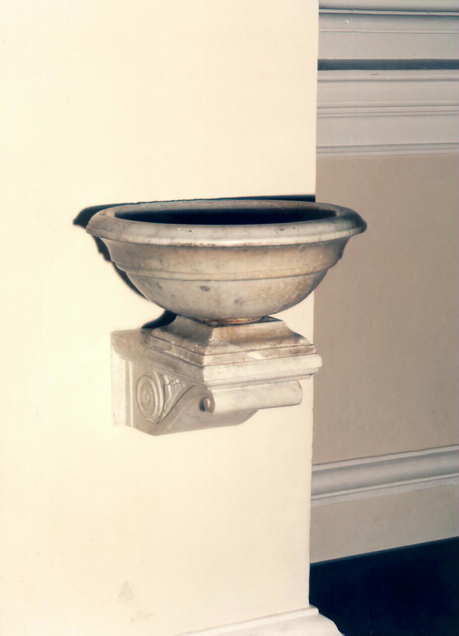 acquasantiera da parete, serie - ambito siciliano (Seconda metà sec. XIX)