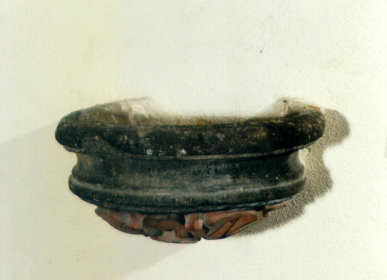 acquasantiera da parete - ambito siciliano (Seconda metà sec. XIX)