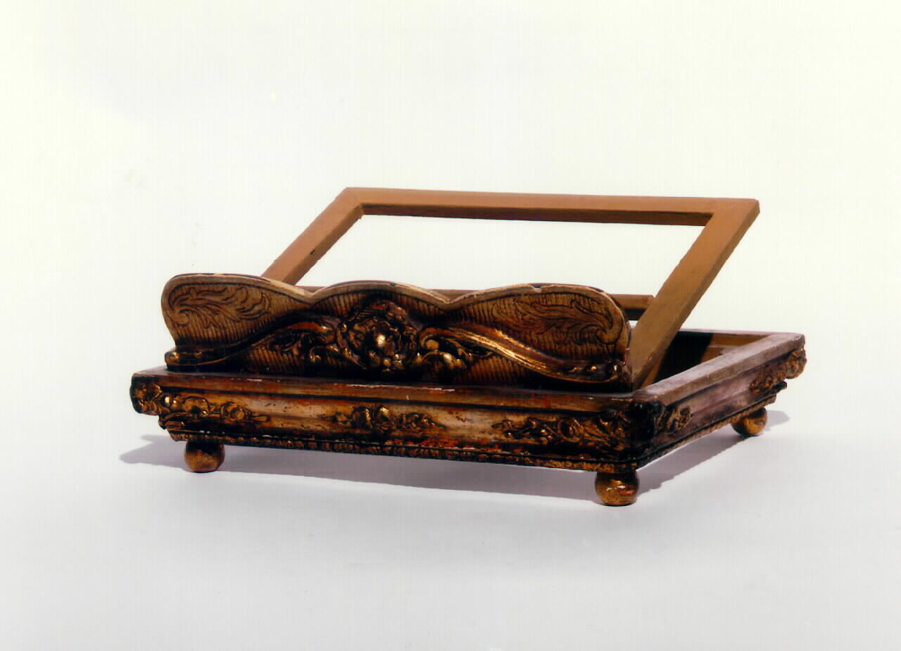 leggio d'altare - produzione siciliana (ultimo quarto sec. XIX)