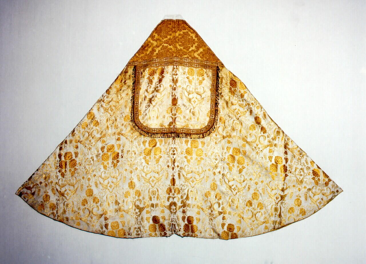 piviale - manifattura siciliana (Seconda metà sec. XIX)