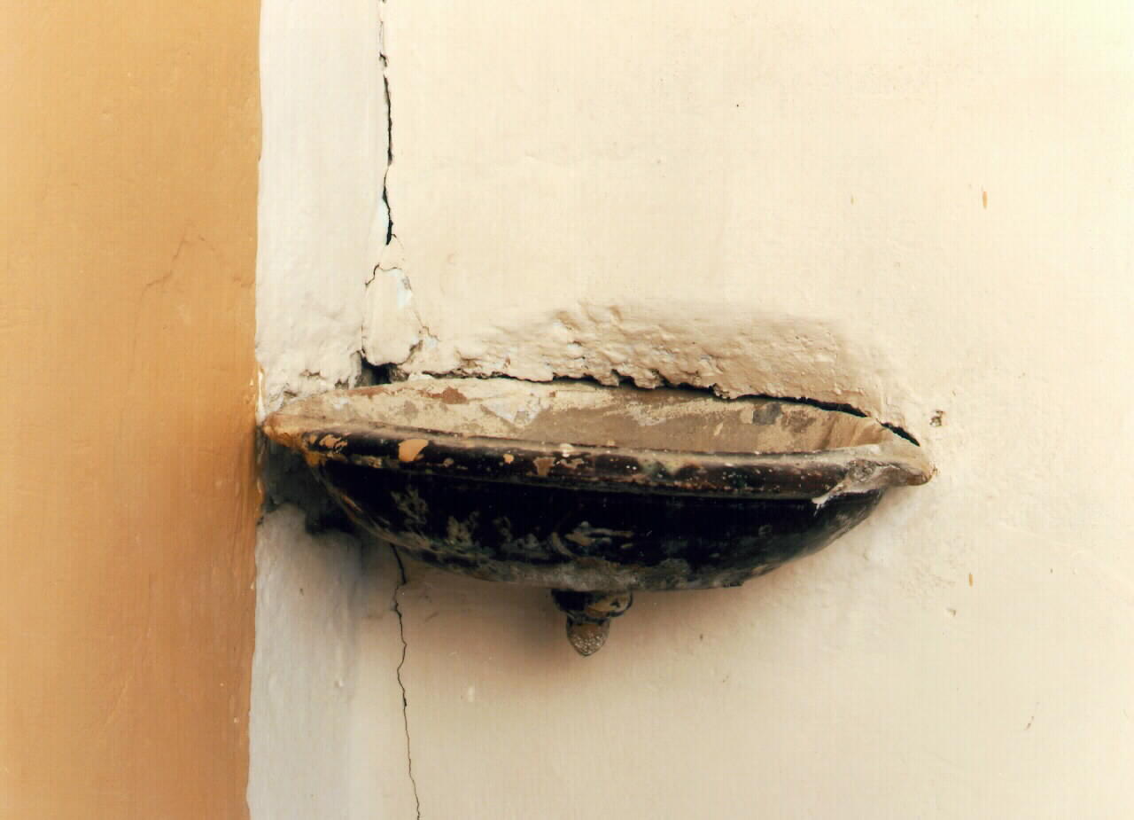 acquasantiera da parete - ambito siciliano (sec. XIX)