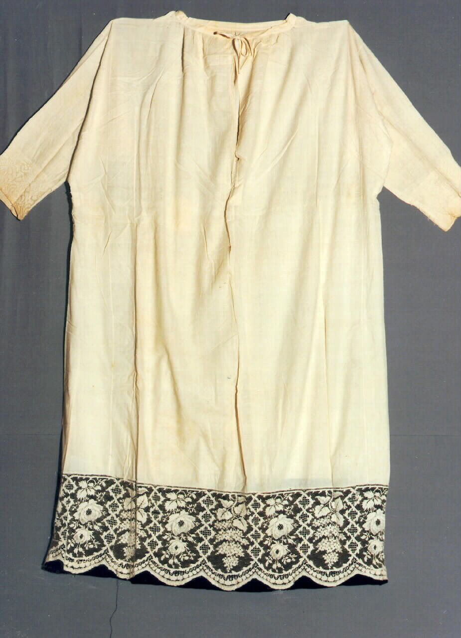 camice, serie - manifattura siciliana (primo quarto sec. XX)