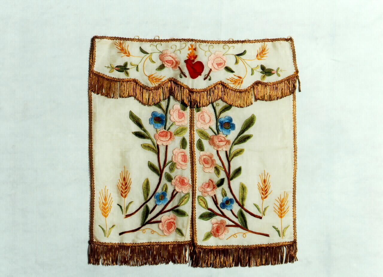 conopeo di tabernacolo - a cortina doppia - manifattura siciliana (primo quarto sec. XX)