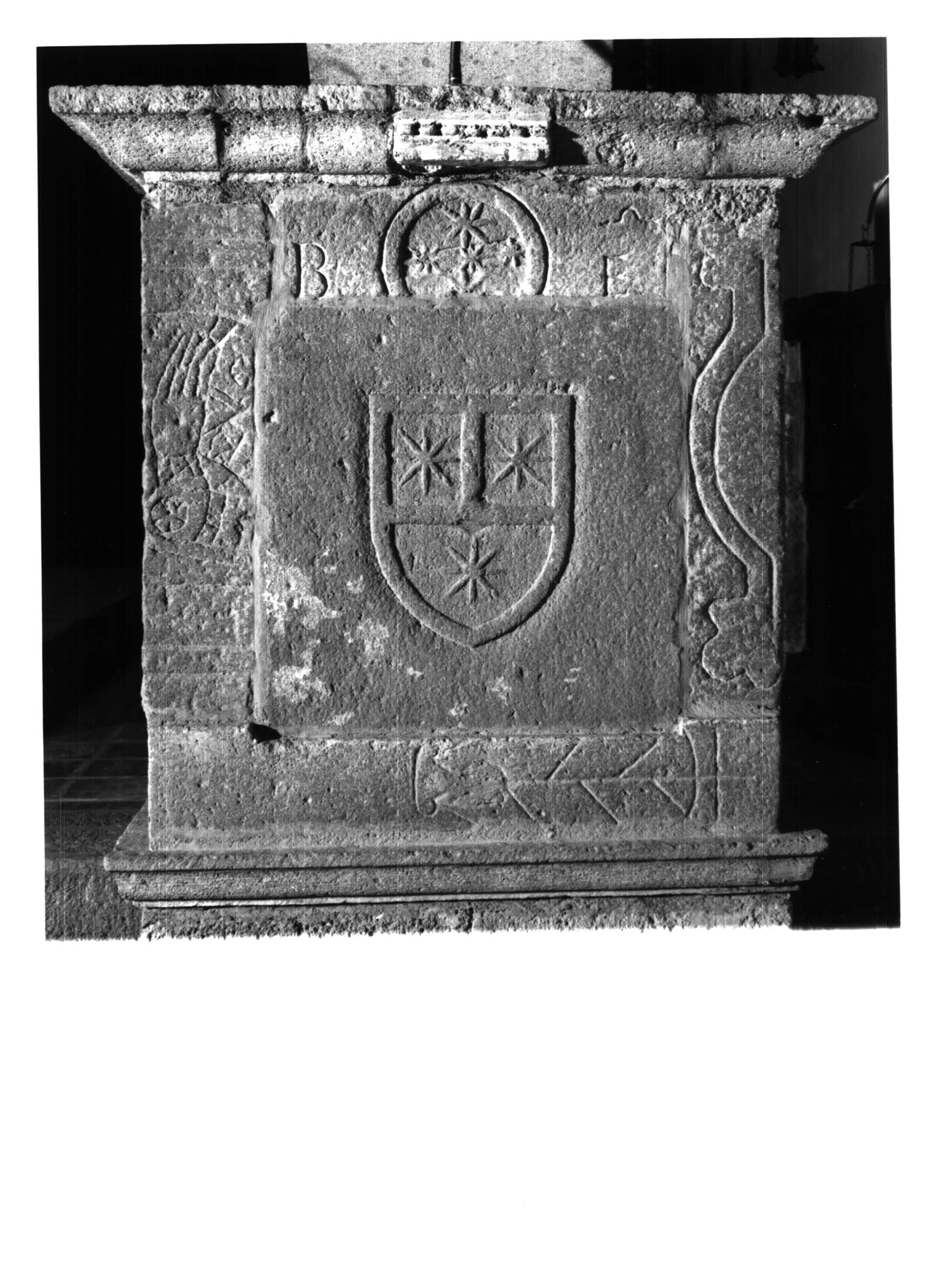 LAPIDE - BOTTEGA LOCALE (secc. XIV/ XV)