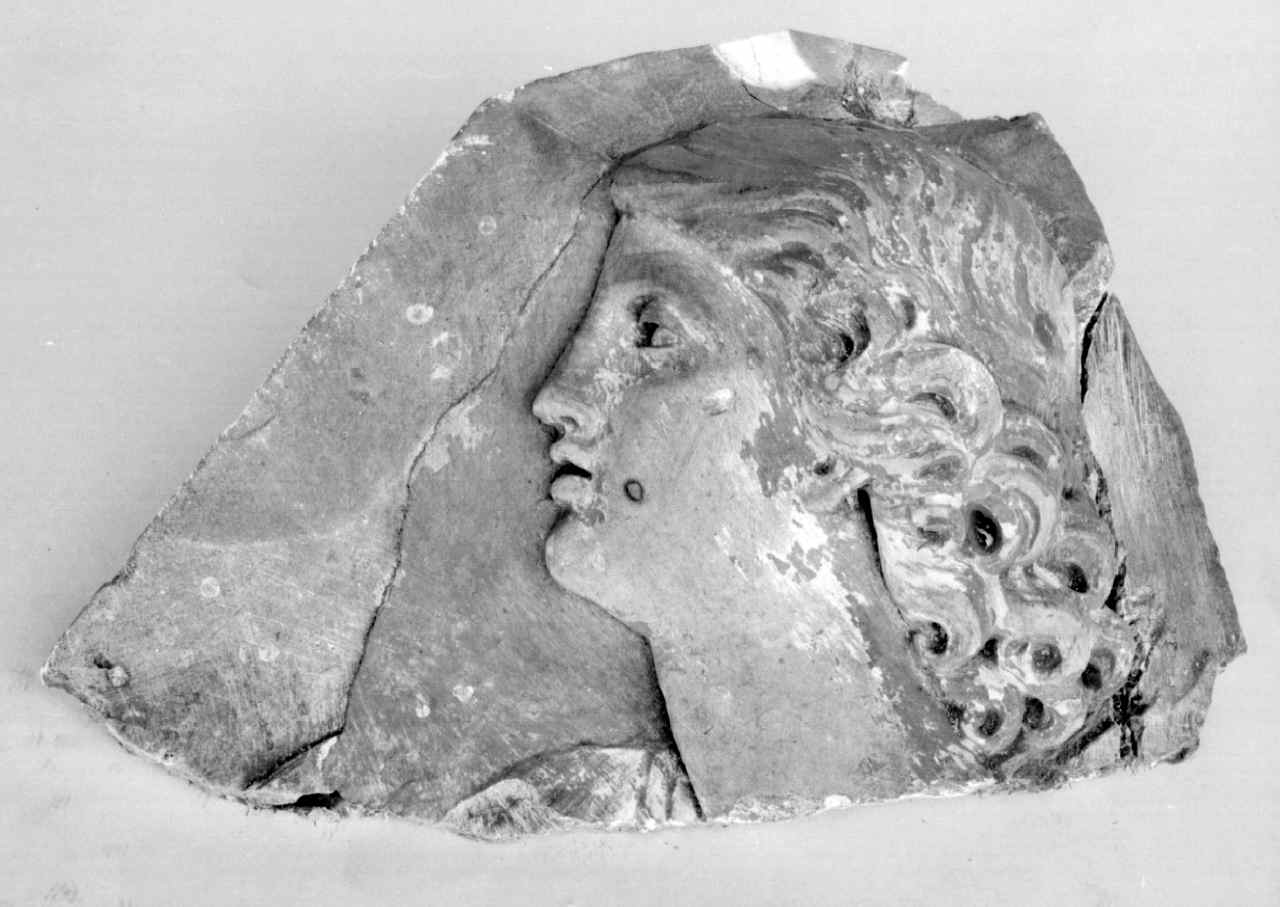 testa di donna (rilievo, frammento) - ambito fiorentino (sec. XIX)