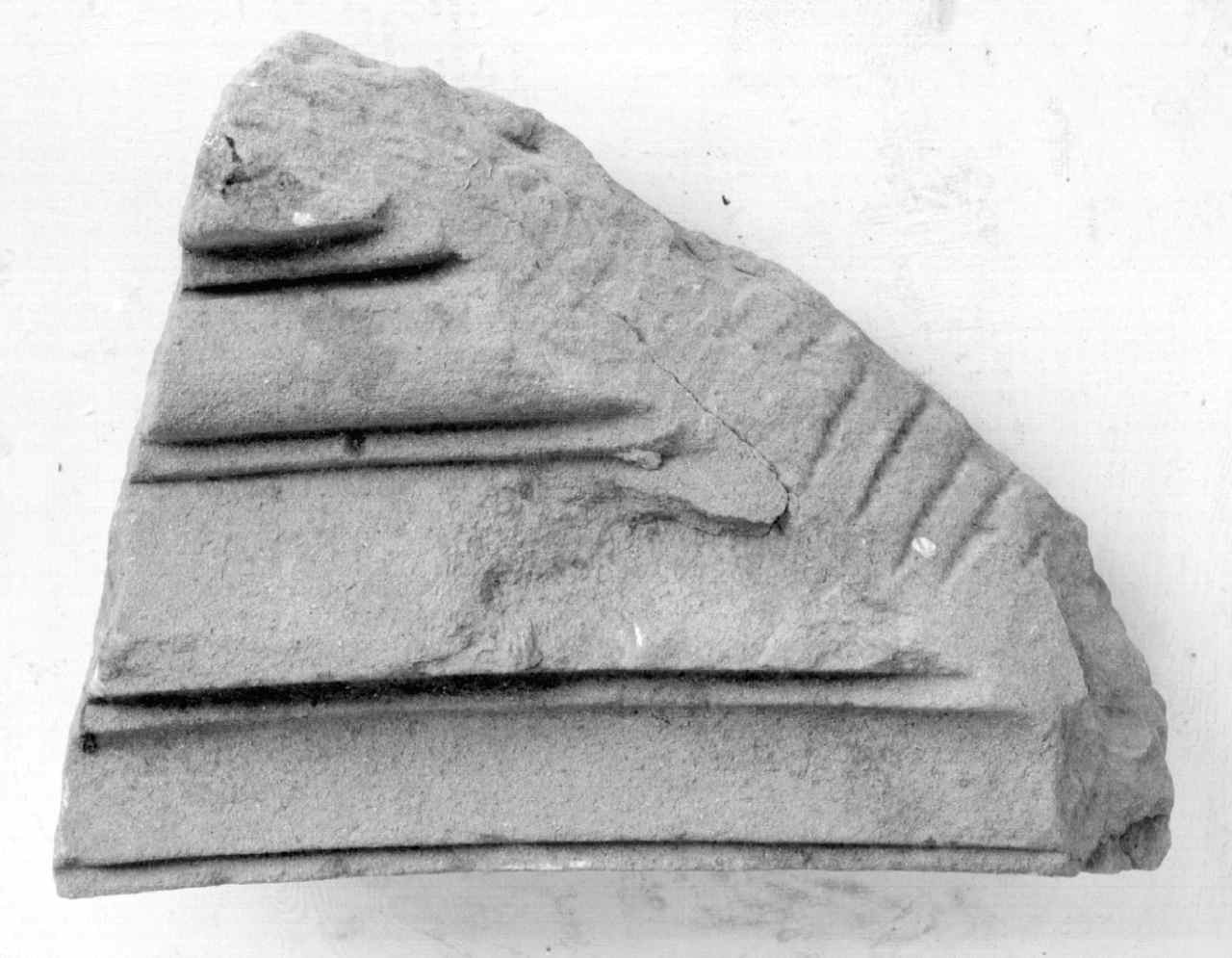 architrave, frammento - produzione toscana (secc. XV/ XVI)