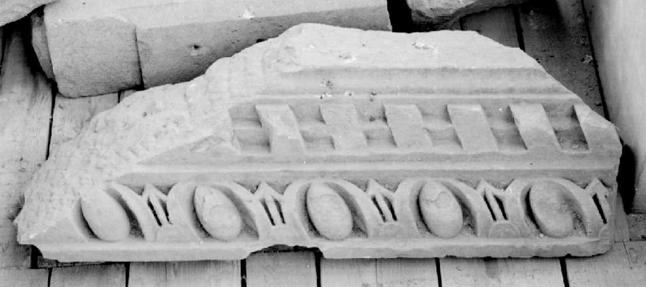 cornicione, frammento - produzione toscana (sec. XV)