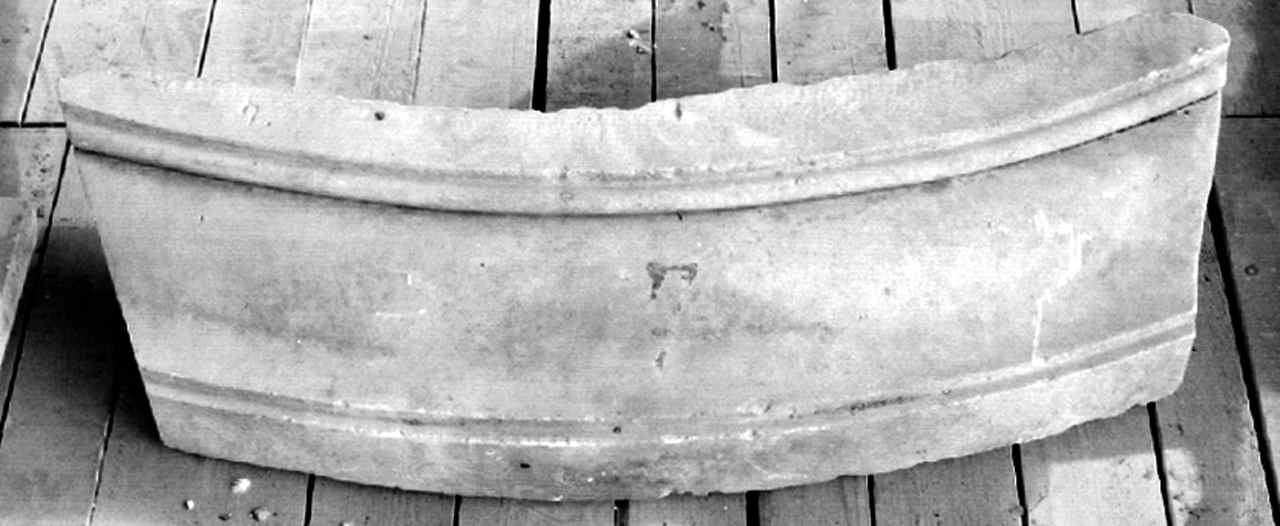 base, frammento - produzione toscana (sec. XIX)