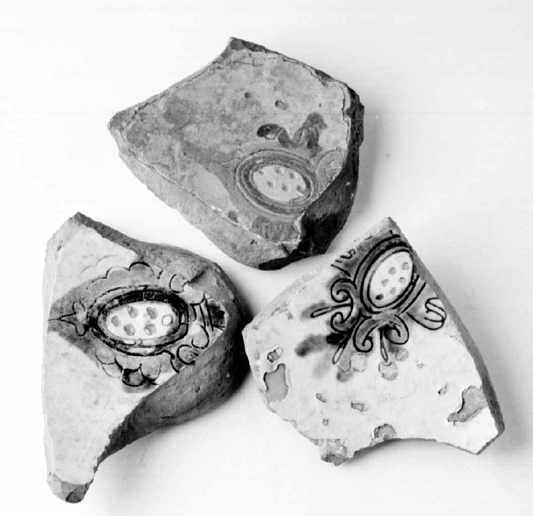 piatto, frammento - manifattura di Montelupo (primo quarto sec. XVII)