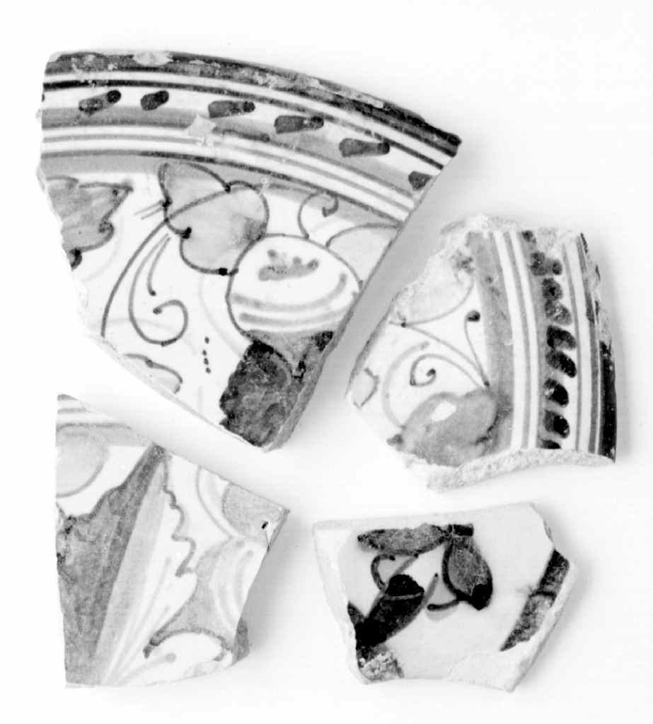 piatto, frammento - manifattura di Montelupo (primo quarto sec. XVII)