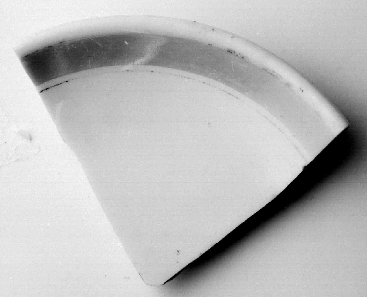 piatto, frammento - manifattura toscana (sec. XX)