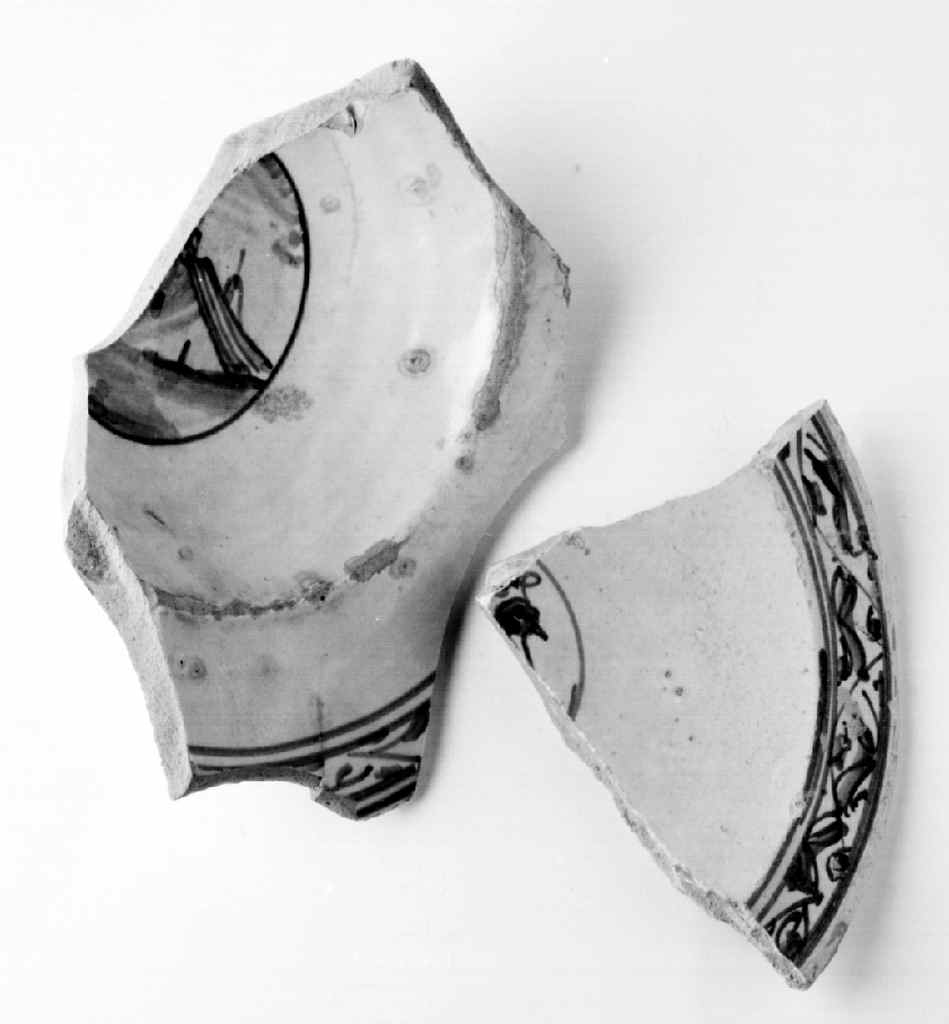 piatto, frammento - manifattura faentina (seconda metà sec. XVI)