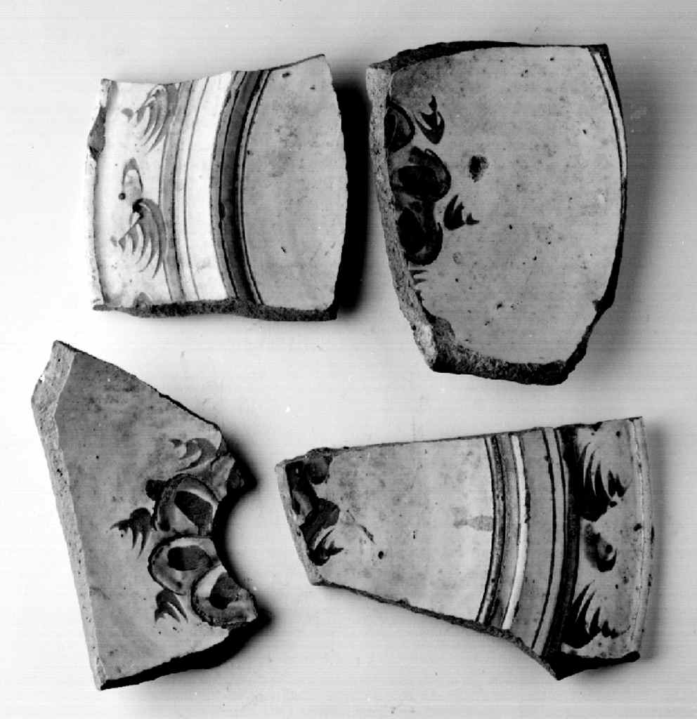 piatto, frammento - manifattura toscana (sec. XVII)