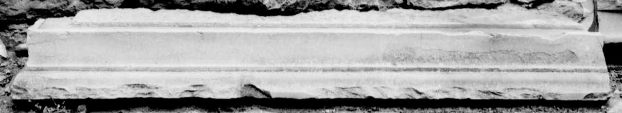 cornice architettonica, frammento - manifattura fiorentina (secc. XV/ XVI)