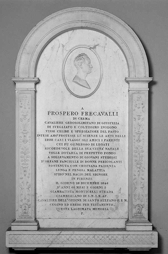 ritratto di profilo di Prospero Frecavalli (stele funeraria) di Benzoni Giovanni Maria (sec. XIX)