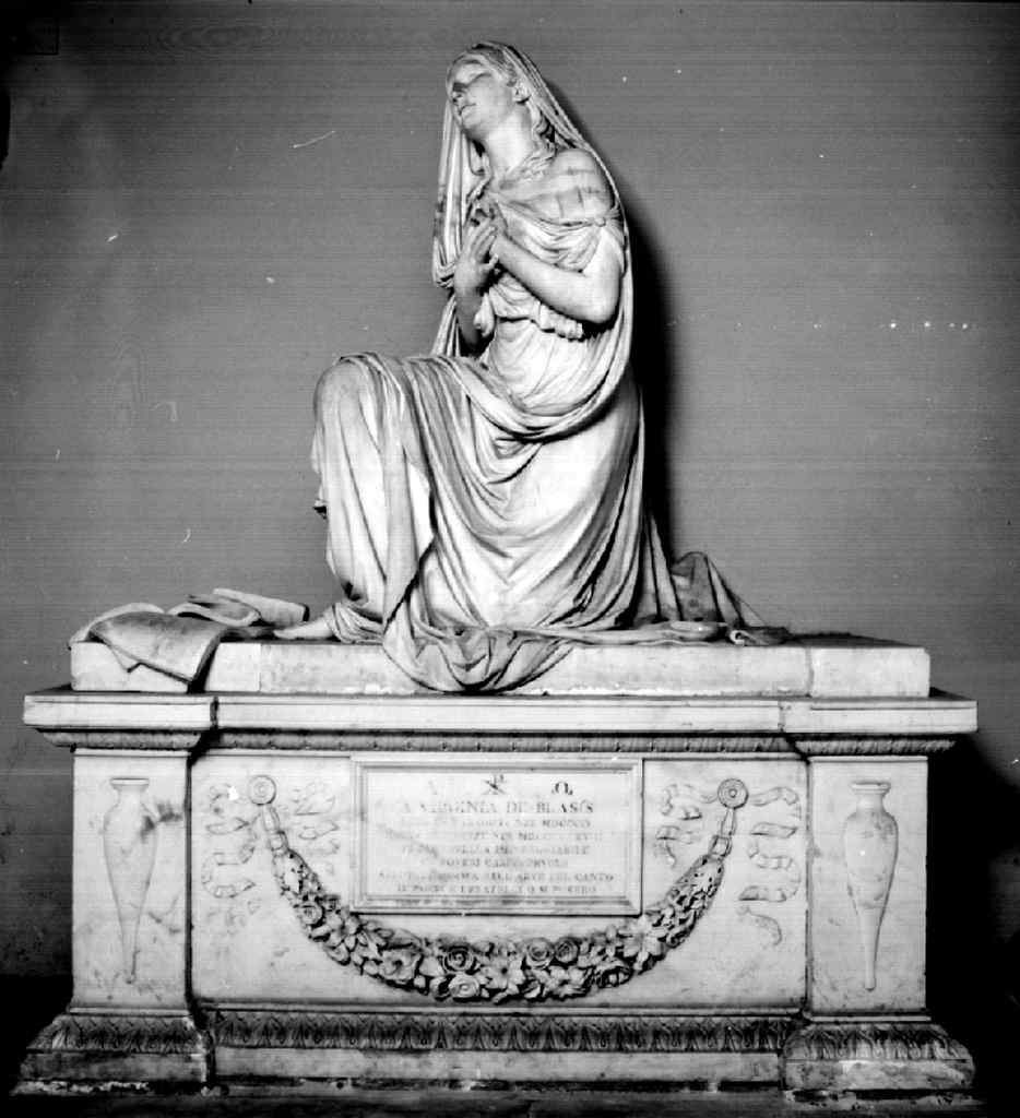 Virginia de Blasis interpreta Beatrice di Tenda (monumento funebre) di Pampaloni Luigi, Falcini Mariano, Giovannozzi Santi (sec. XIX)