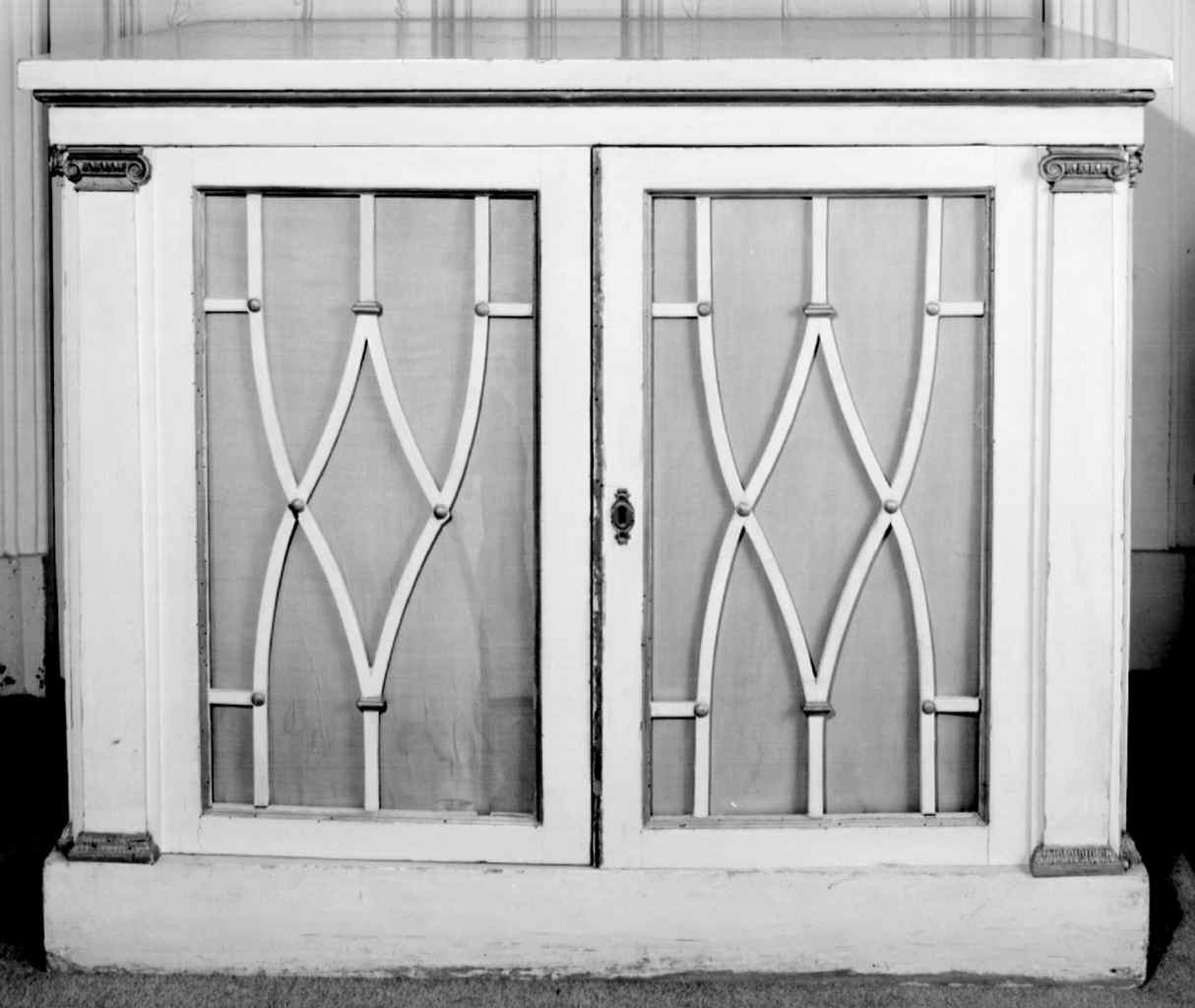 armadietto - produzione italiana (seconda metà sec. XIX)