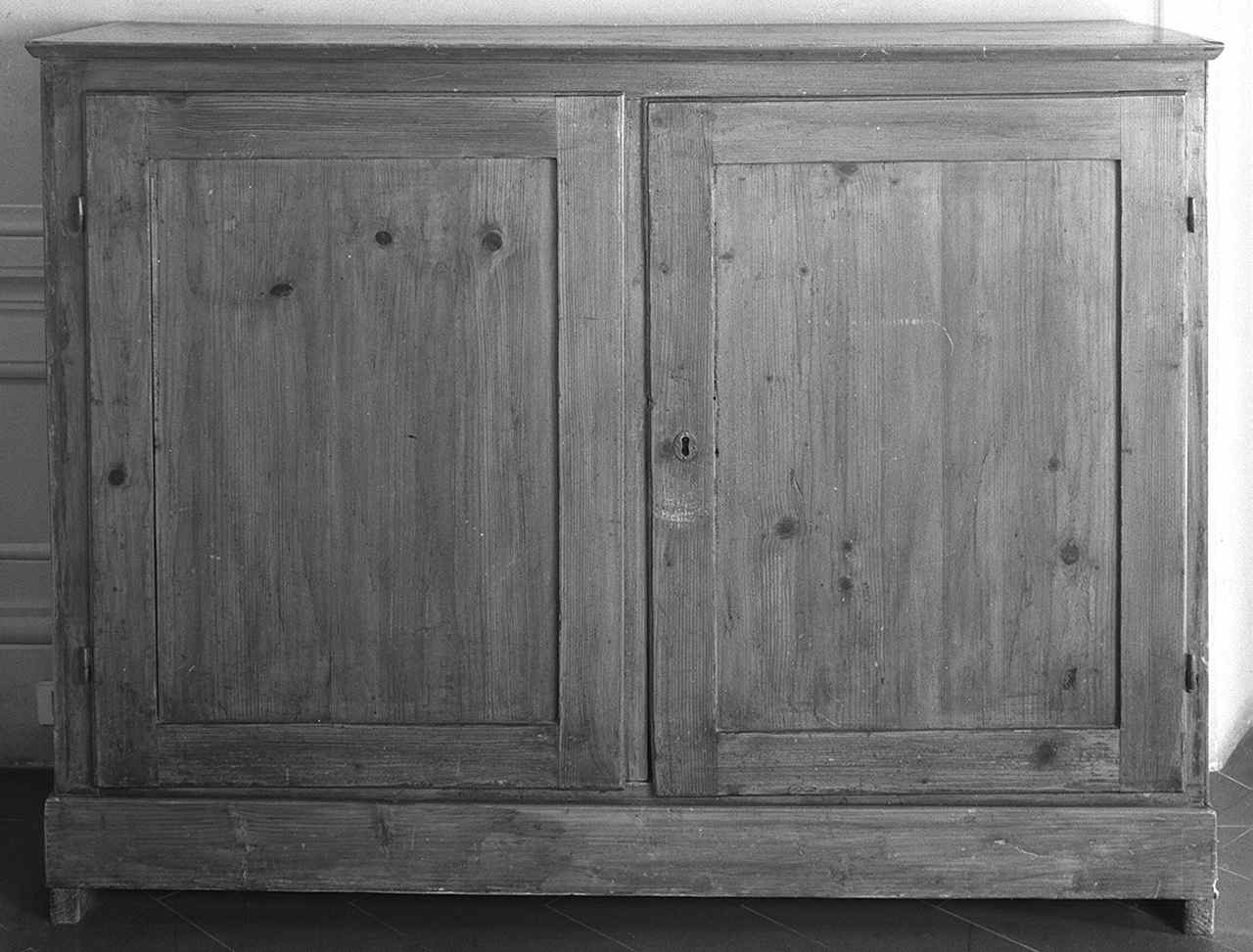 credenza - produzione italiana (primo quarto sec. XX)