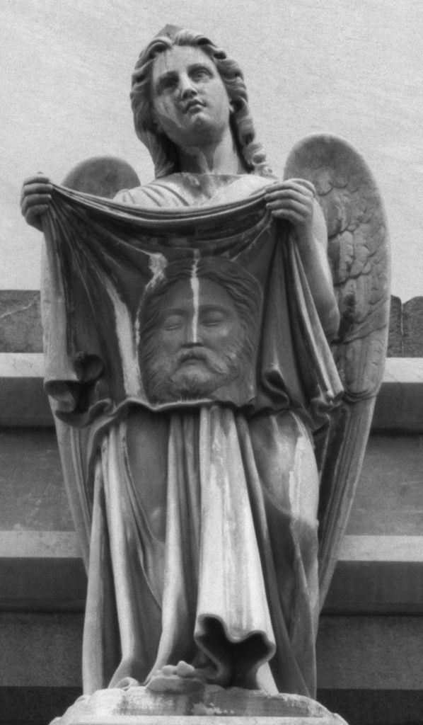 angelo con simbolo della Passione: veronica (scultura) di Fabbrucci Luigi (sec. XIX)