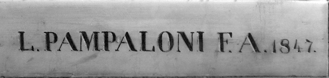 allegoria della carità e geni funerari che sostengono un'epigrafe mortuaria (monumento funebre) di Pampaloni Luigi (sec. XIX)