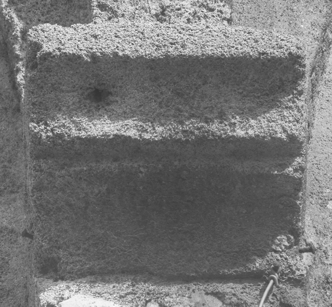 mensola architettonica - bottega pisana (fine/inizio secc. X/ XI)