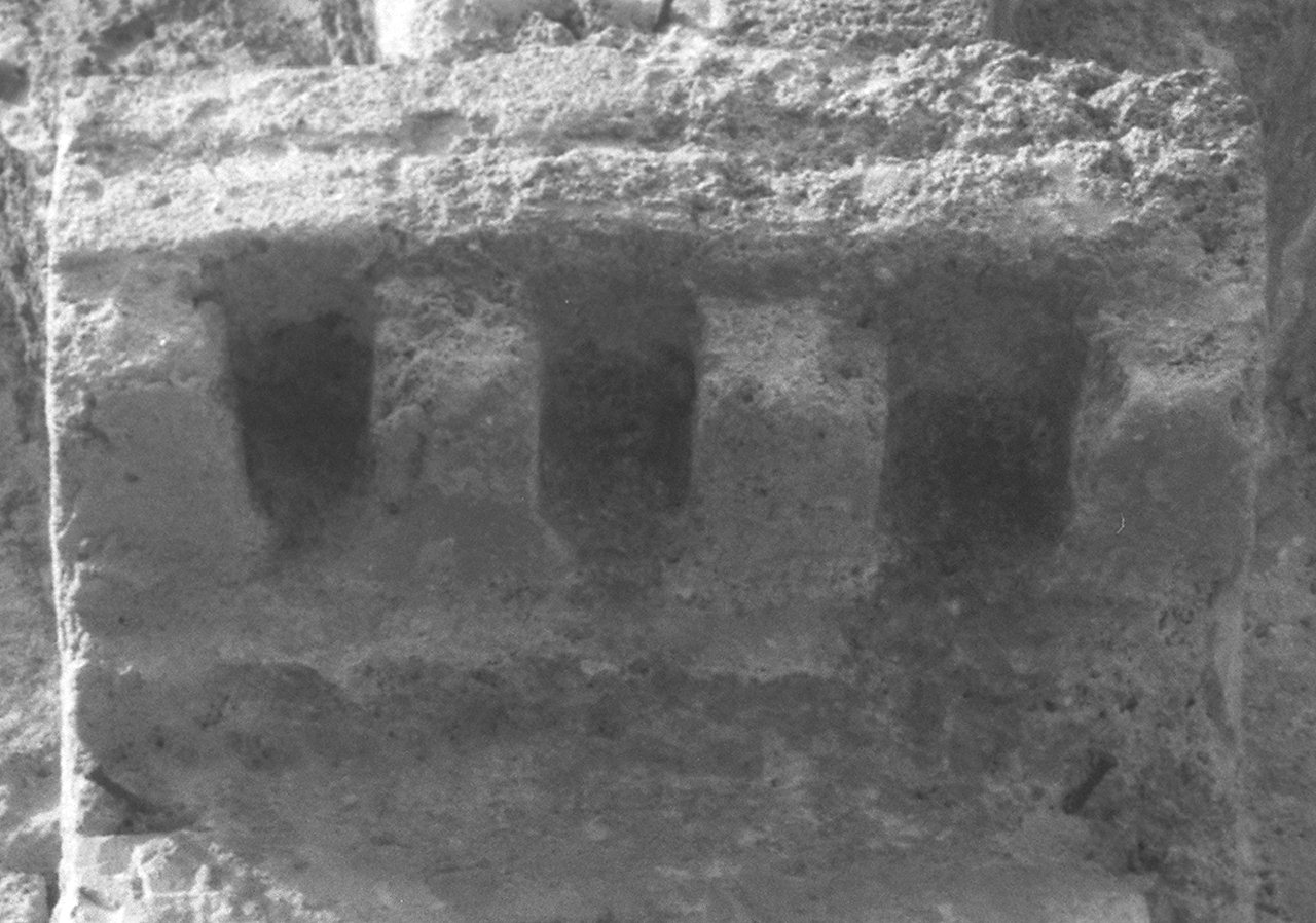 mensola architettonica - bottega pisana (fine/inizio secc. X/ XI)