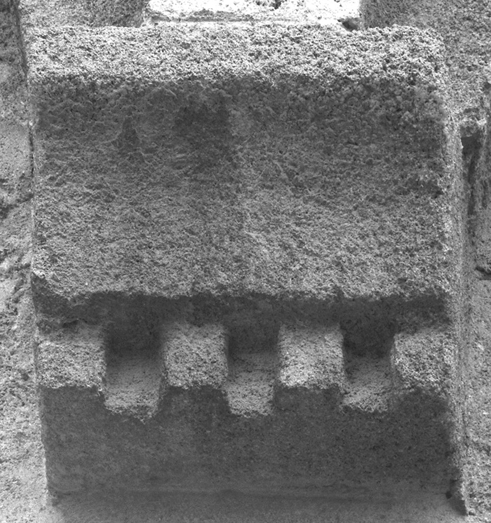 mensola architettonica - bottega pisana (fine/inizio secc. X/ XI)