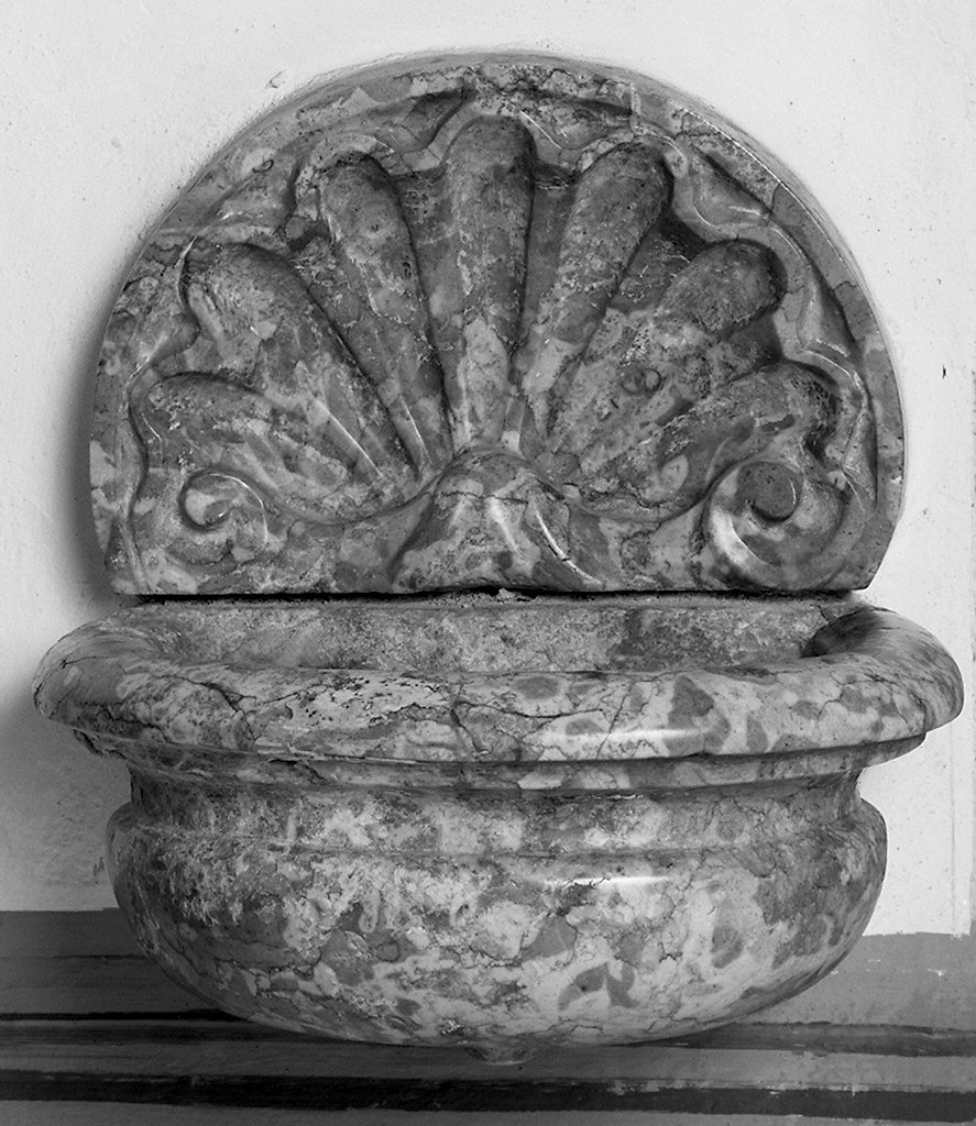 acquasantiera da parete - produzione toscana (prima metà sec. XVIII)