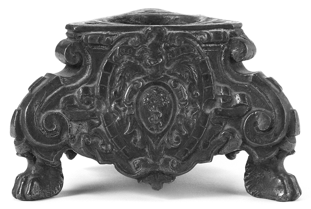 stemma (base) - bottega italiana (prima metà sec. XVII)