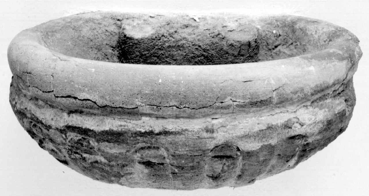 acquasantiera da parete - produzione toscana (fine/inizio secc. XVI/ XVII)