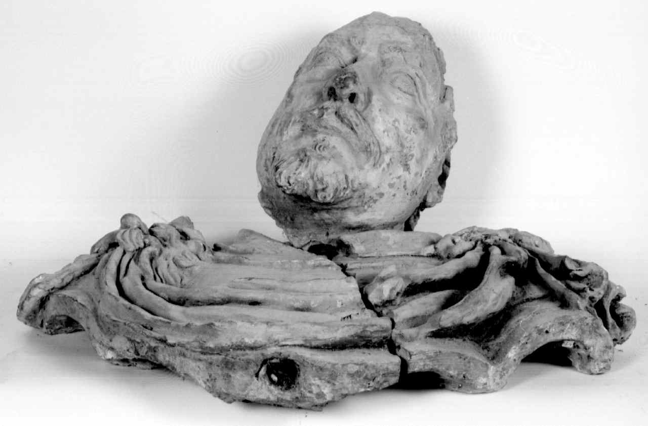 panneggio con fibbia (scultura, frammento) - bottega toscana (seconda metà sec. XVII)