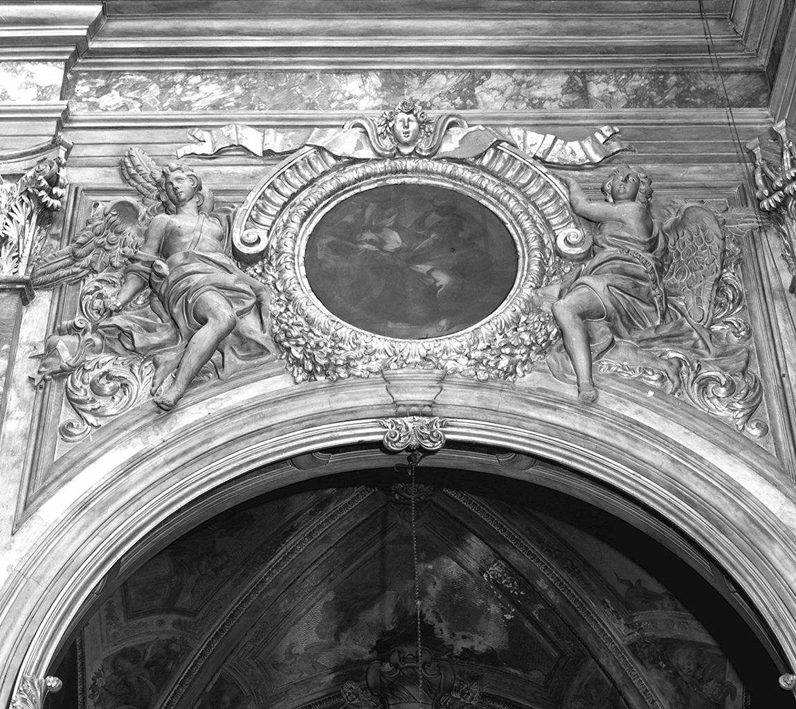 angeli reggicornice (decorazione plastica, serie) di Barbieri Vincenzo (secc. XVII/ XVIII)
